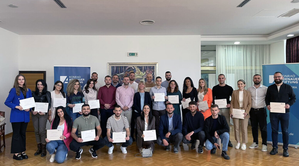 U Petrovcu održan seminar za mlade BS na temu političkog obrazovanja i demokratije