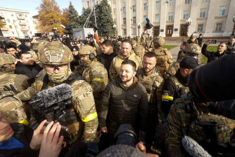 Zelenski u Hersonu, obratio se vojnicima i građanima na glavnom trgu