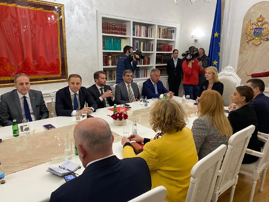 Staroj većini neprihvatljivo povlačenje Zakona o predsjedniku