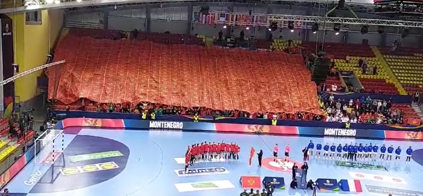 Pogledajte kako navijači sa ”Lavicama” pjevaju himnu Crne gore