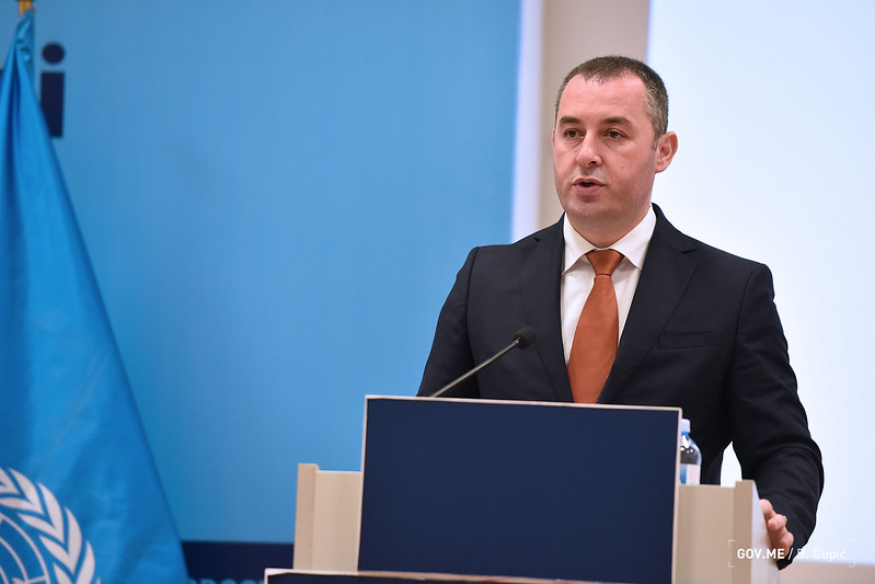 Šćekić: Ne dozvoliti da građani “na svoju ruku” uzimaju antibiotike