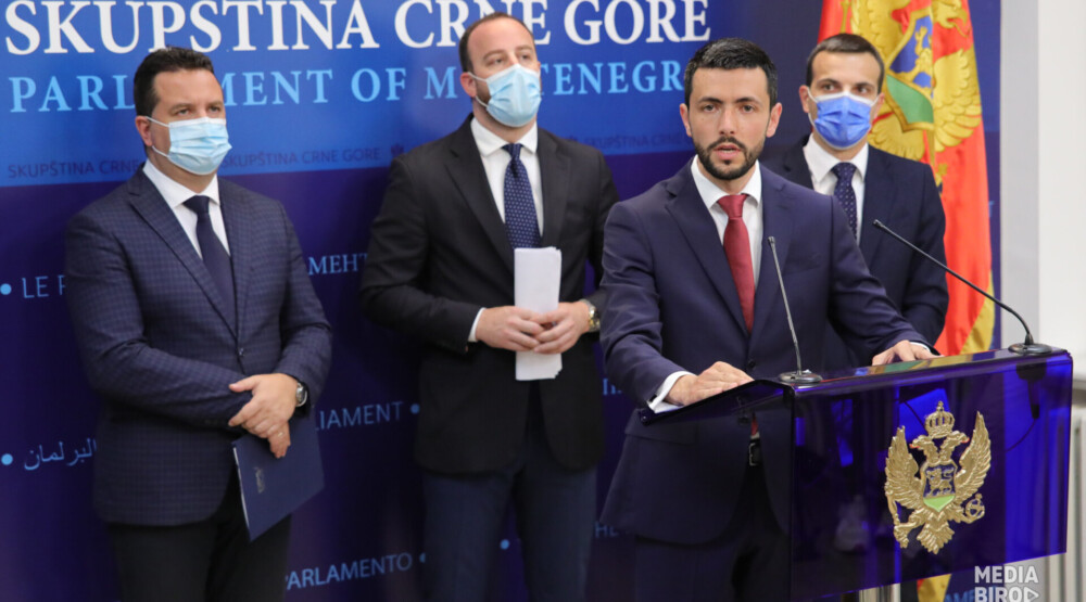 DPS: DF u potpunosti preuzeo komandu nad neustavnom većinom, građani će na skorim izborima dati svoj sud