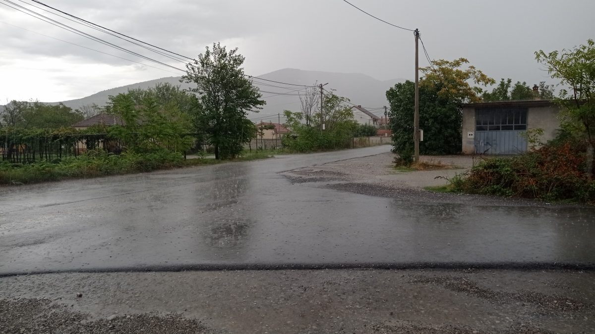 Sjutra stižu kiša i olujni vjetar, moguć i grad