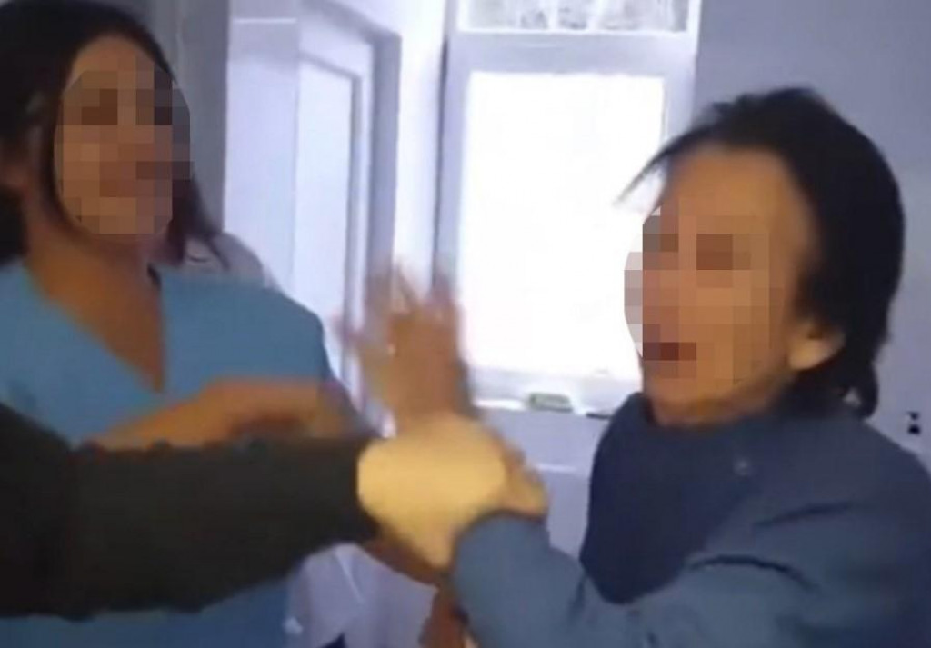 Medicinske sestre koje su tukle staricu u domu su puštene iz pritvora