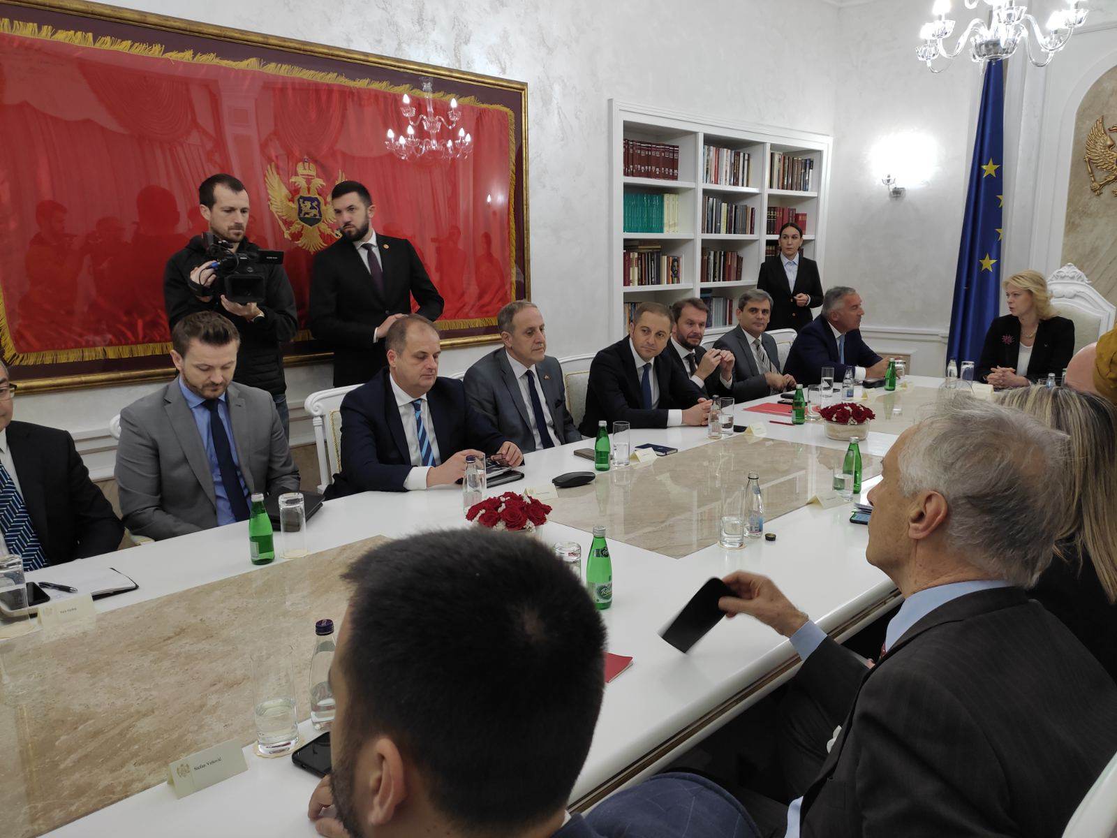 NEMA DOGOVORA: Propao sastanak parlamentarnih partija