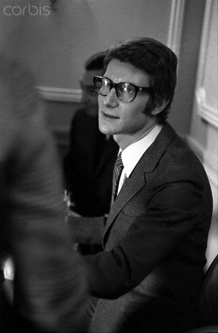 FASHION GURU – Yves Saint Laurent