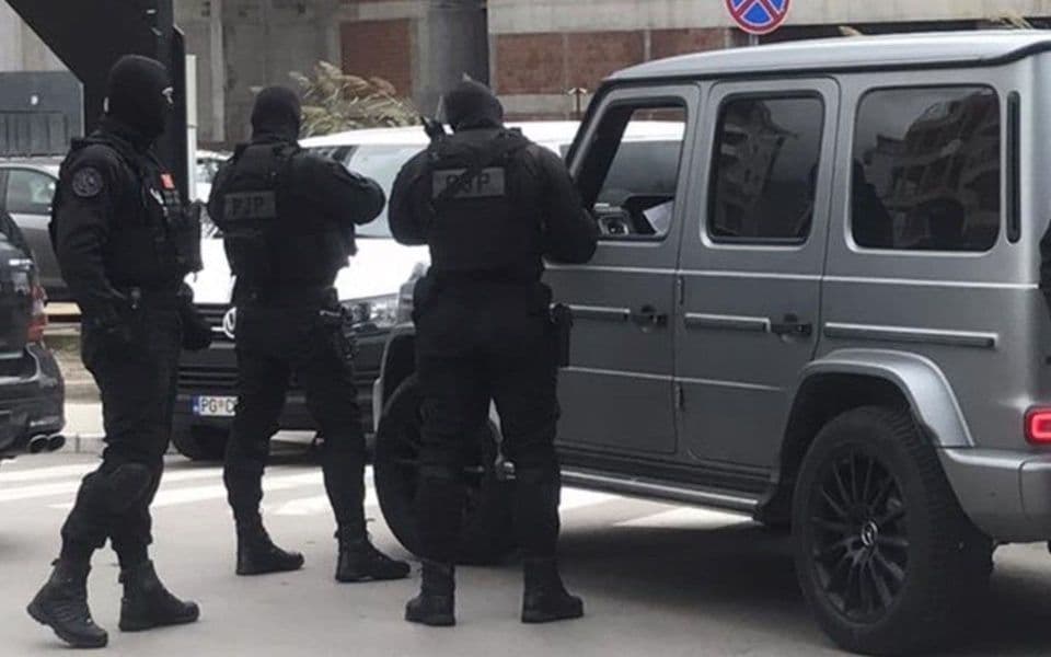 Izvršen pregled školskih ustanova, utvrđeno da su dojave lažne