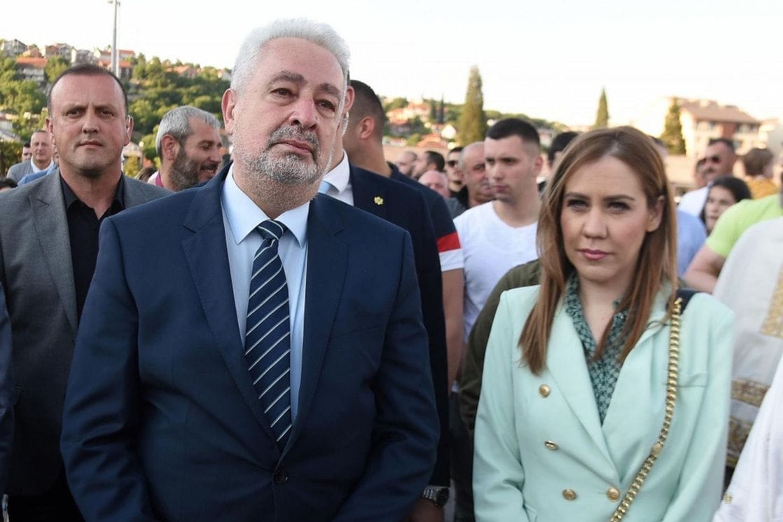 Bratić: Ubacili su me do Krivokapića da ga ne bi izviždali ispred hrama, nije tada izlagao voljenije ministre
