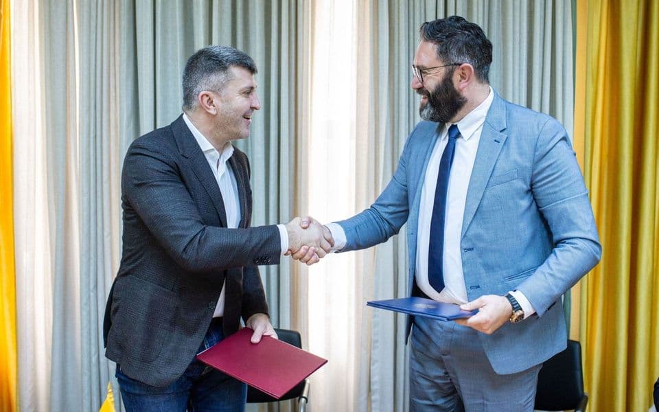 Pošta Crne Gore i Srbije potpisale protokol o poslovnoj saradnji