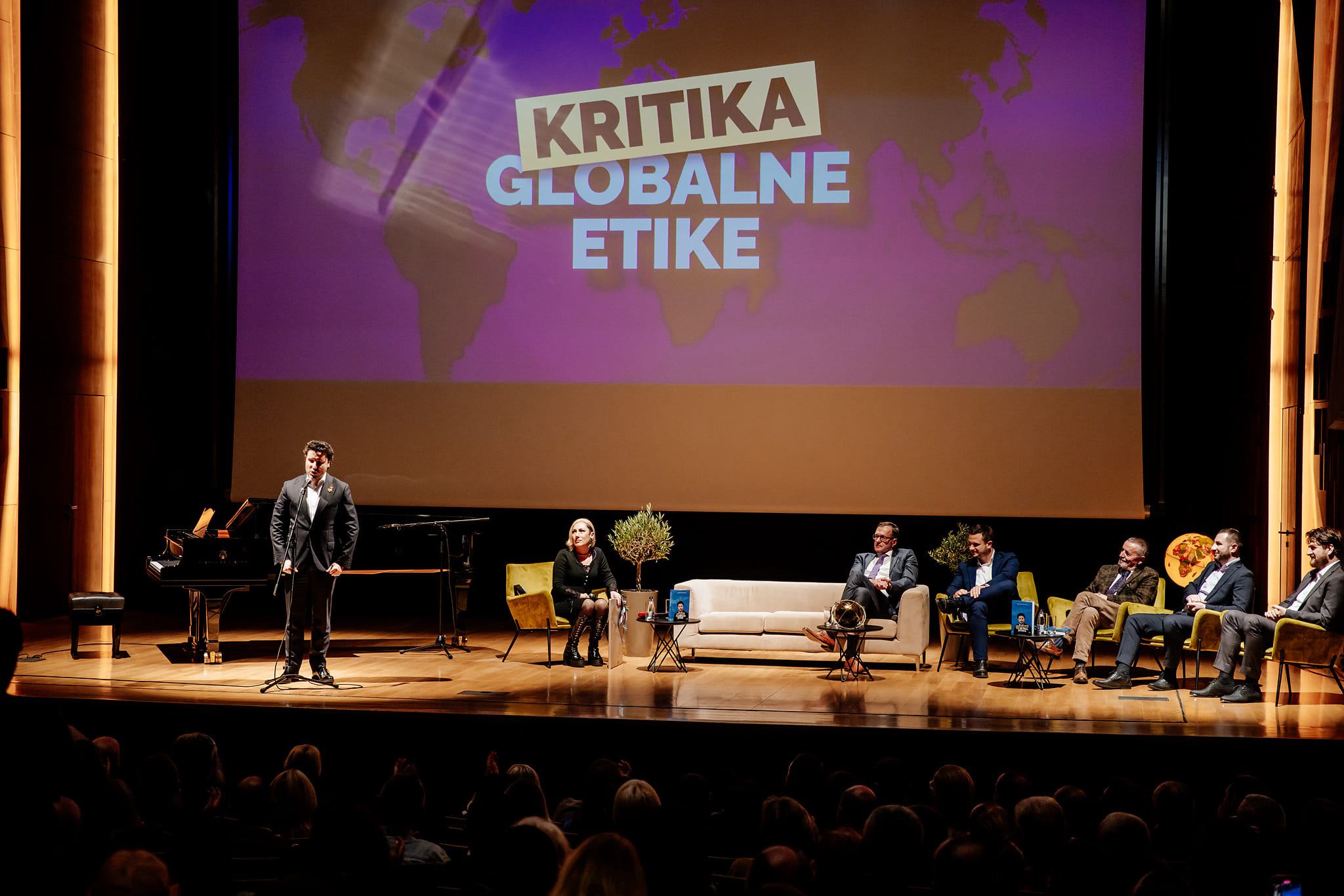 “Nova knjiga” platila Muzičkom centru 3.000 eura za promociju Abazovićeve “Kritike globalne etike”