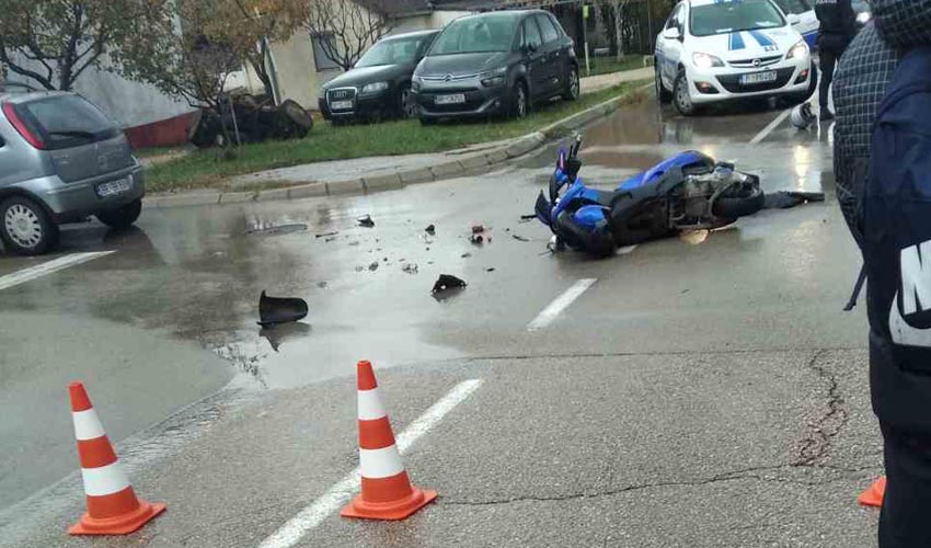 Sudar automobila i motocikla u Baru, povrijeđen maloljetnik