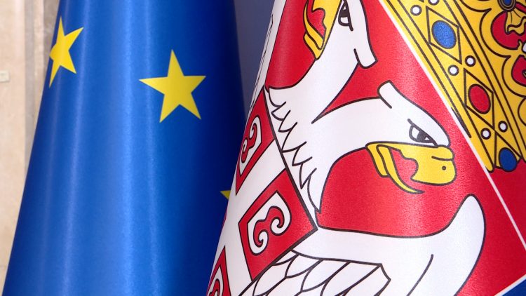 Njemački političar: Razmisliti o zamrzavanju pristupnih pregovora sa Srbijom