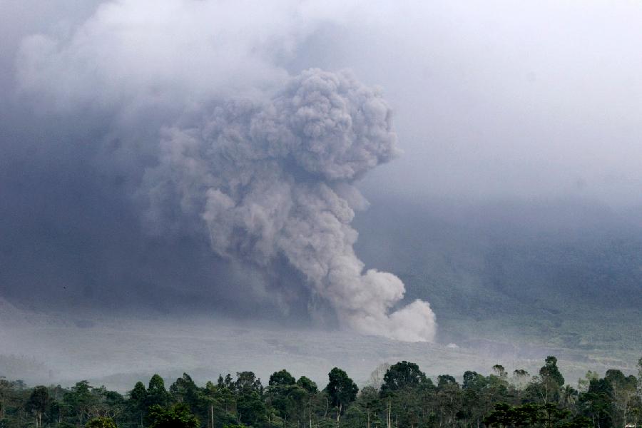 Eruptirao najviši vulkan u Indoneziji
