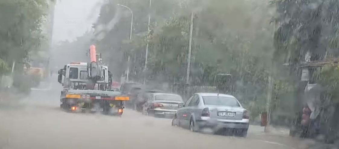 UPOZORENJE: Očekuju se olujno vremenske nepogode i jak južni vjetar, moguće poplave