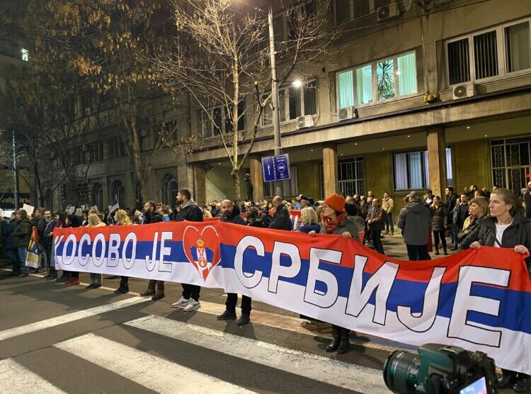 Skup za odbranu Kosova ispred predsjedništva Srbije