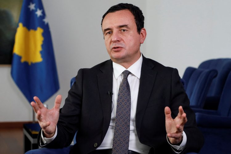 Kurti poručio KFOR-u: Ako ne uklonite barikade, mi ćemo