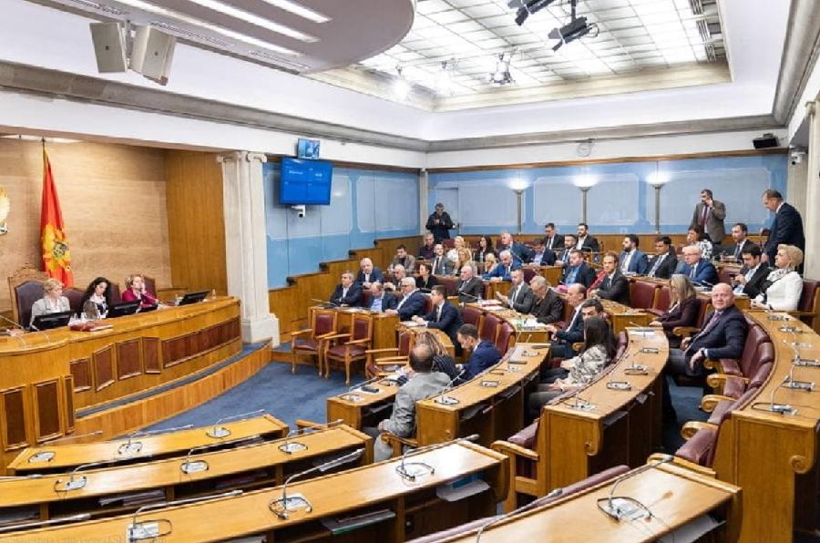 Koalicija “Crno na bijelo”: Potpisi podrške Lekiću ne znače da ćemo dozvoliti promjenu spoljnopolitičkog kursa