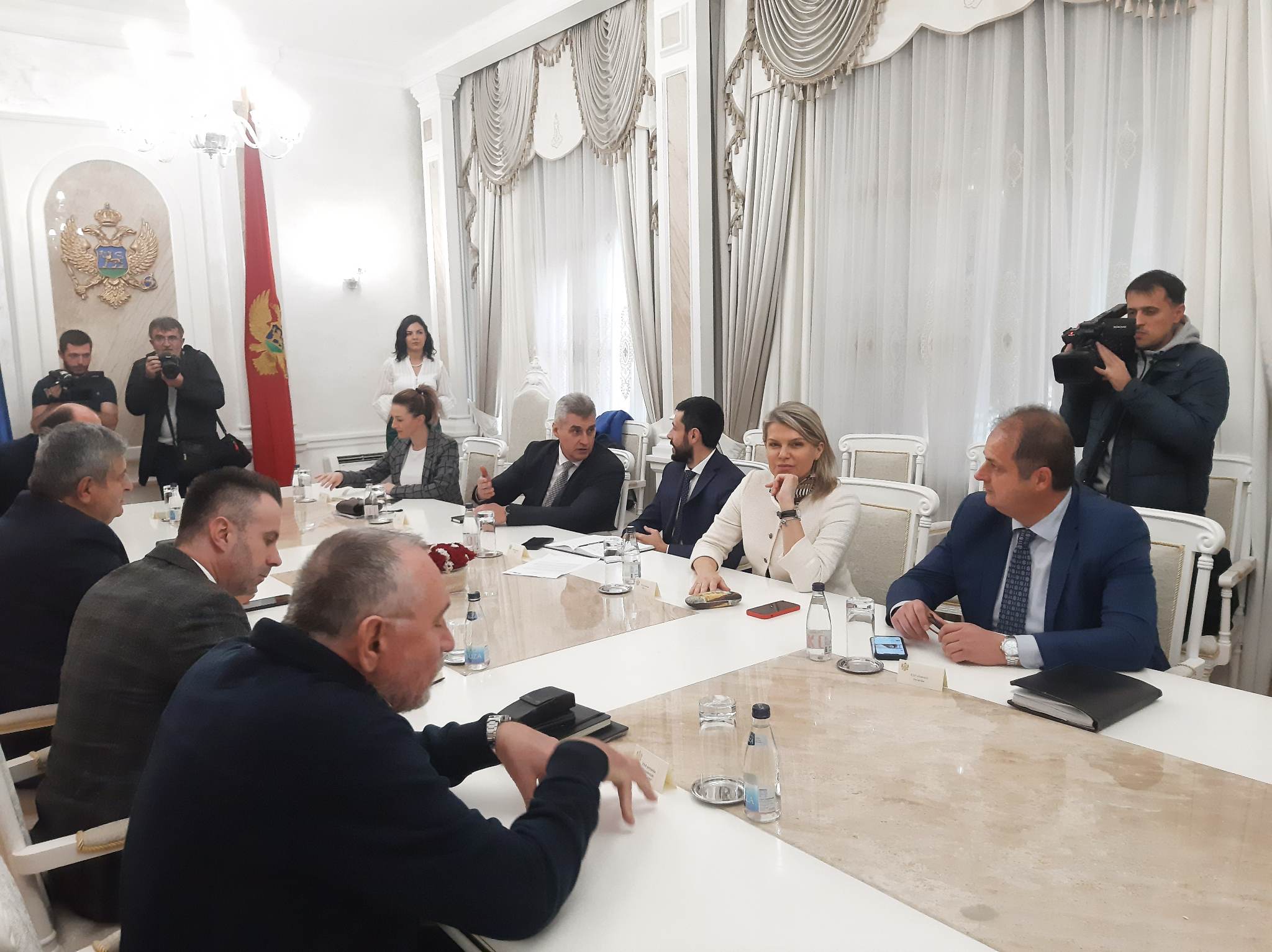 Počeo sastanak šefova poslaničkih klubova u Skupštini