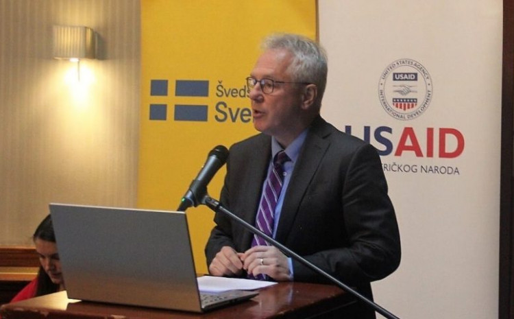 Ambasador Marfi poručio: Dokazi iz Sky i Anom aplikacija pokazuju da političari rade za kriminalce