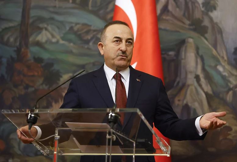 Čavušoglu: Turska nastavlja da radi na smanjenju napetosti između Srbije i Kosova