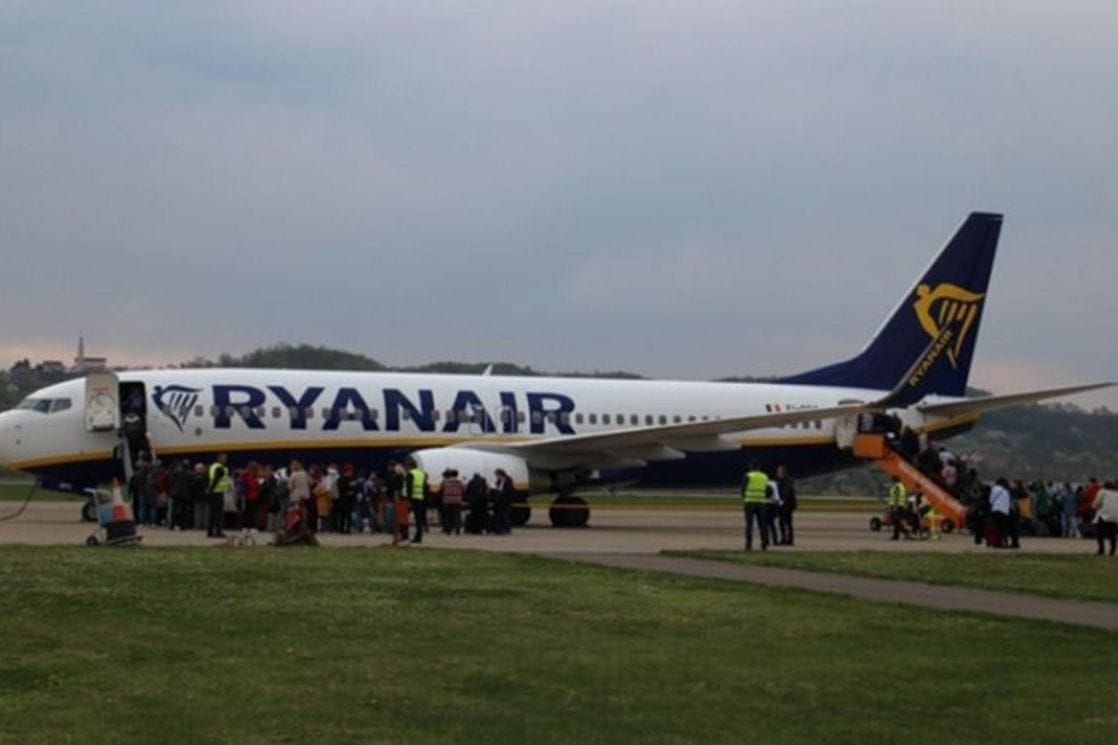 Poletio iz Poljske: Avion sletio na aerodrom u Atini zbog upozorenja o bombi
