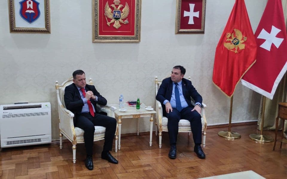 Vojinović sa Đuraškovićem o rješavanju problema u školama na Cetinju
