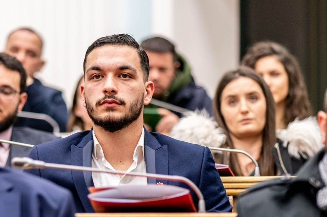 Šećerović: Odlazak mladih iz Crne Gore – alarm koji niko ne čuje