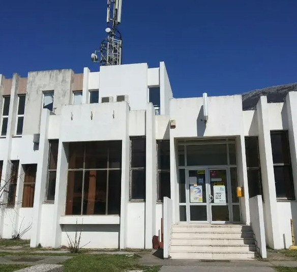 Oružana pljačka pošte u Sutomoru, maskirani pljačkaši odnijeli 1.500 eura