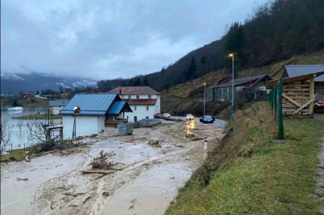 ČEKIĆ I CANOVIĆ ZA STANDARD: Situacija sa poplavama stabilnija, velike štete na infrastrukturi i imovini građana