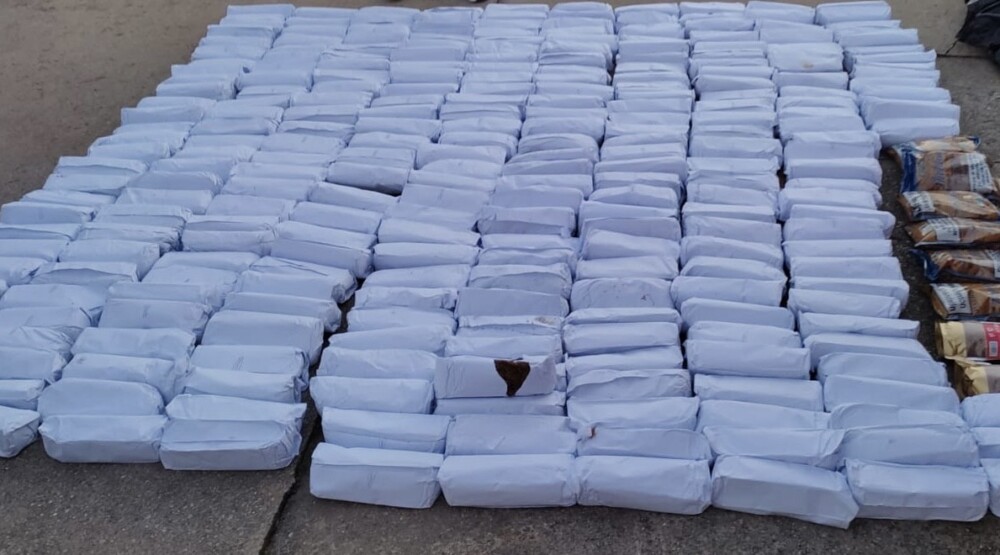 Zbog nedozvoljene trgovine sa preko 300 kilograma rezanog duvana uhapšene dvije osobe