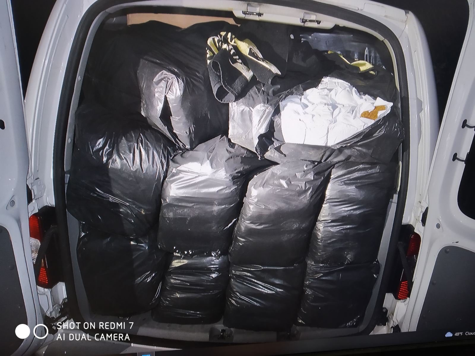 Bar: Uhapšena osoba kod koje je pronađeno 360 kg rezanog duvana i 850 šteka cigareta