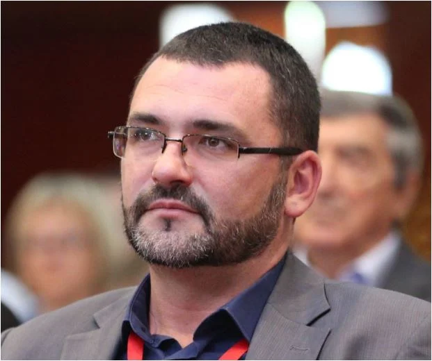 Kad Jakov iziđe iz “djedove škrinje”