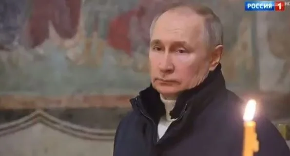 Pogledajte: Putin potpuno sam na božićnoj liturgiji