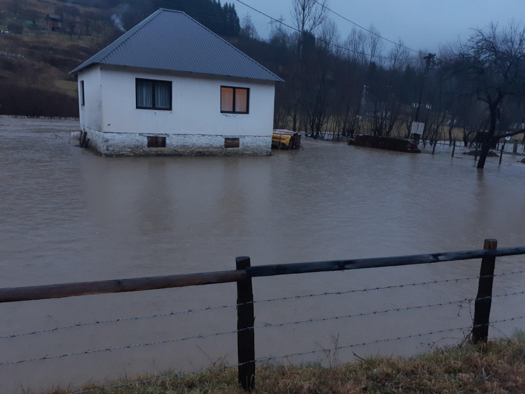 U prekidu regionalni put Slijepač Most-Pljevlja: Rijeka Ljubovića napravila haos