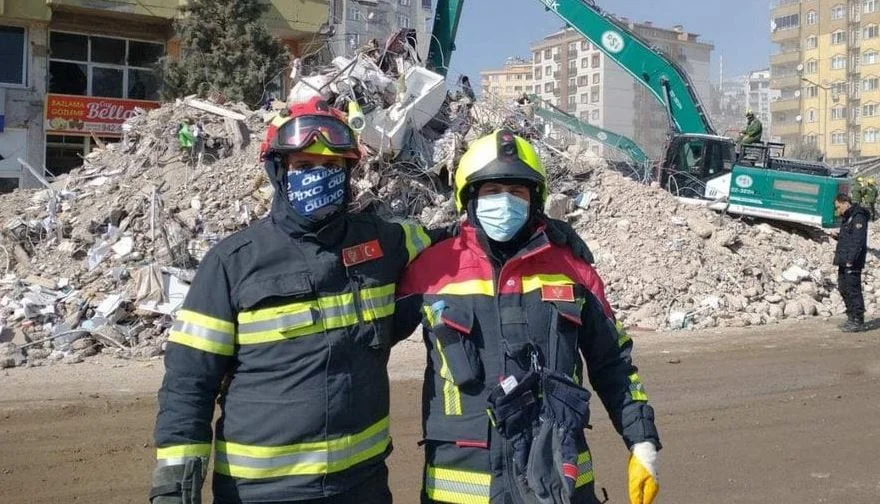 Janković i Tadić: Spasilačke akcije zaustavljene, na ulicama policija i vojska, ekipe se evakuišu i vraćaju u svoje države