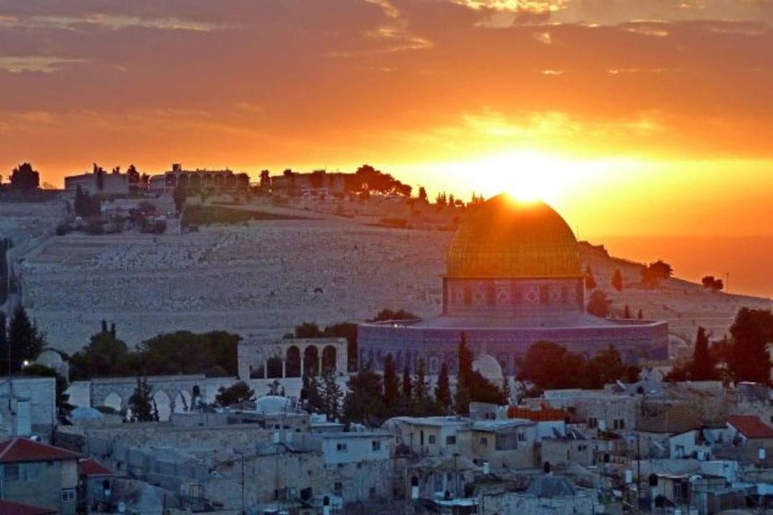 Amerikanac uhapšen u Jerusalimu, srušio i polomio statuu Isusa