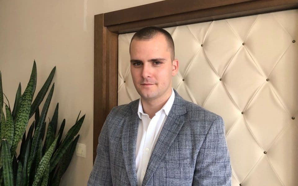 KAD BUDVANSKA GRUPA PAZI NA “SVOJE LJDE”: Kako je opštinski funkcioner Nikola Kaženegra zbrinuo hapšenog i osumnjičenog tužioca