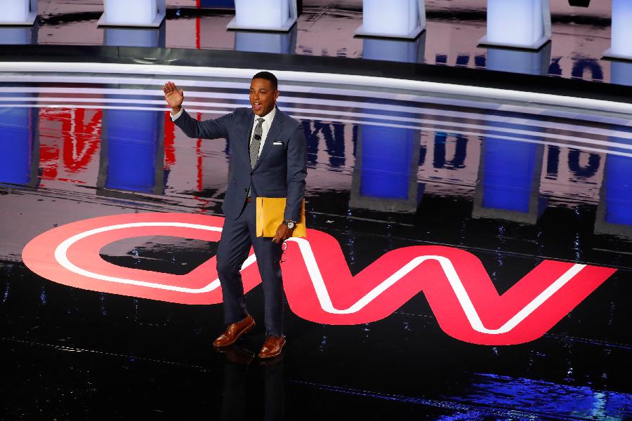 Voditelj CNN-a poslat na obuku zbog komentara o ‘najboljim godinama’ žena
