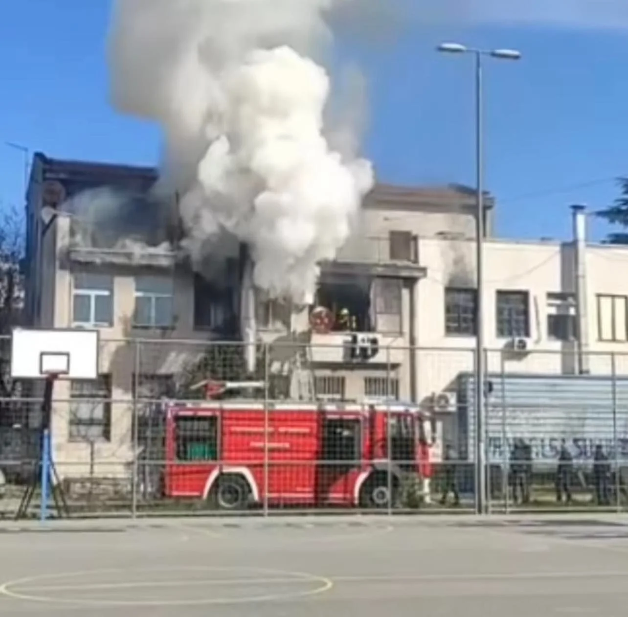 Požar u Podgorici: Izgorio stan kod Elektrotehničke škole