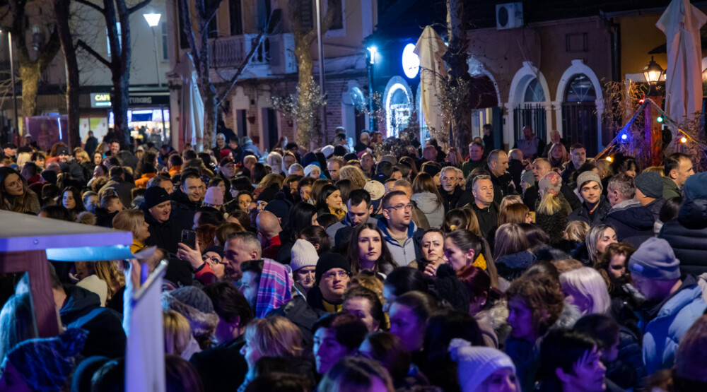 Manifestacija “Veče vina i koštanja” okupila veliku broj Podgoričana i posjetilaca glavnog grada