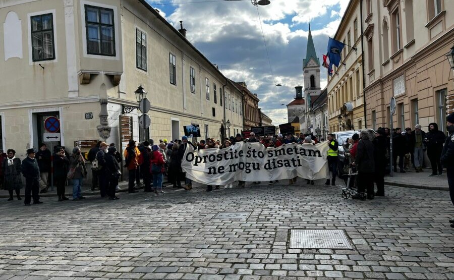 Hrvatski novinari na protestu u Zagrebu traže hitnu ostavku ministra zdravstva