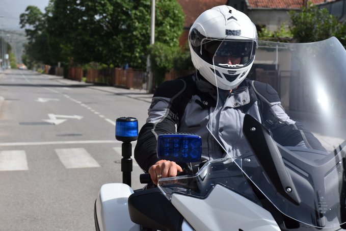 Uhapšen vozač: Pijan vozio suprotnom trakom na auto putu
