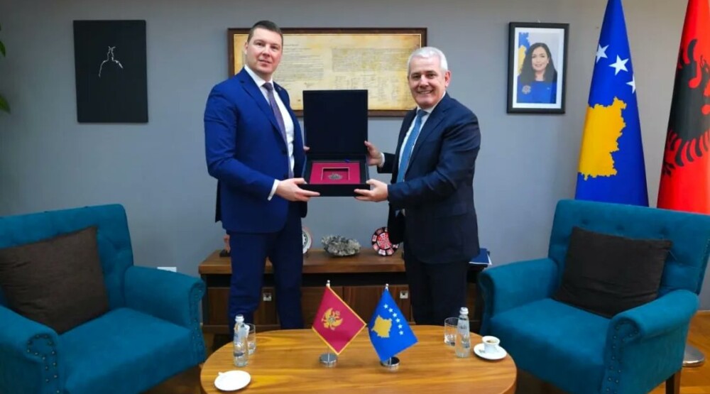 Adžić sa kosovskim ministrom: Dobrosusjedski odnosi da budu dodatno učvršćeni