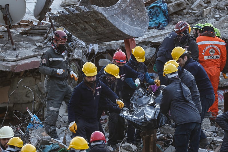 Osamdesetpetogodišnja starica i trogodišnja djevojčica nakon 107 sati spašene iz ruševina