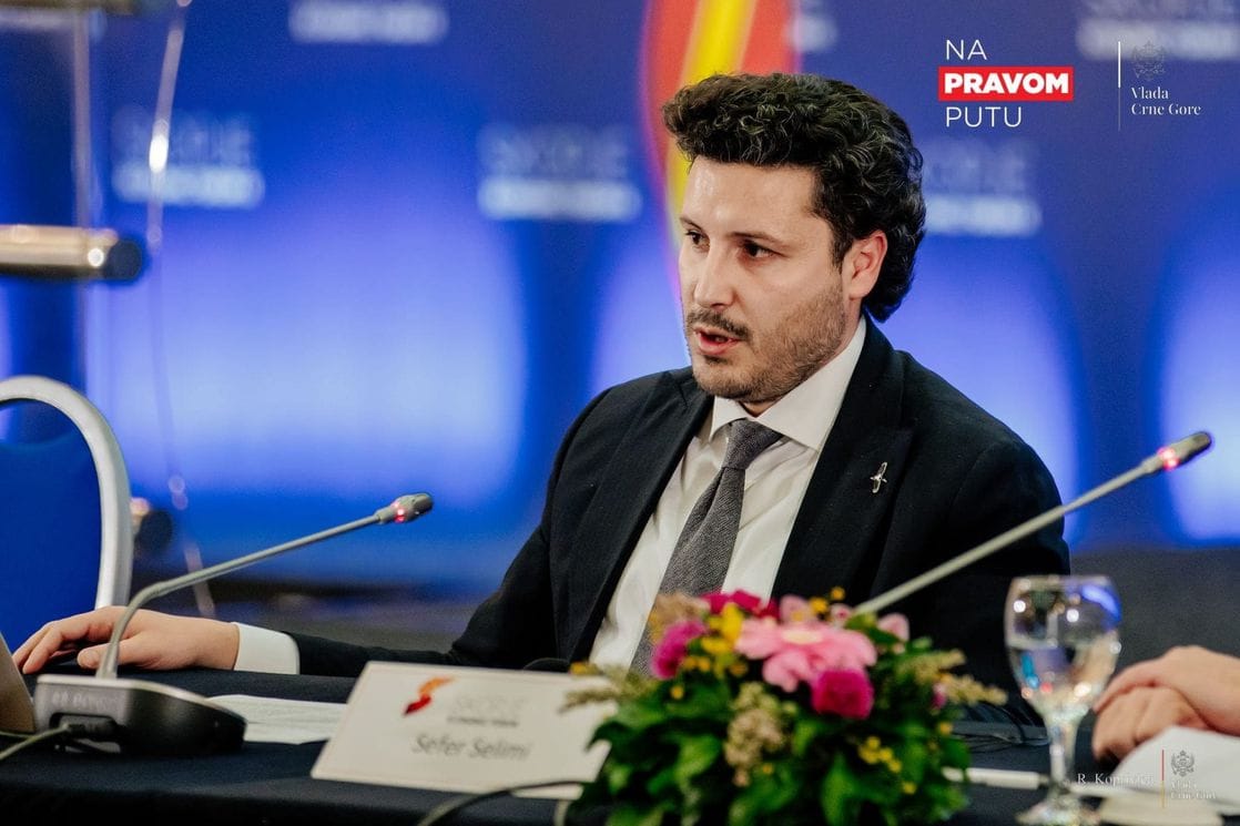 Abazović: Crna Gora pozdravlja odluku ES o davanju zelenog svjetla za ukidanje viznog režima građanima Kosova