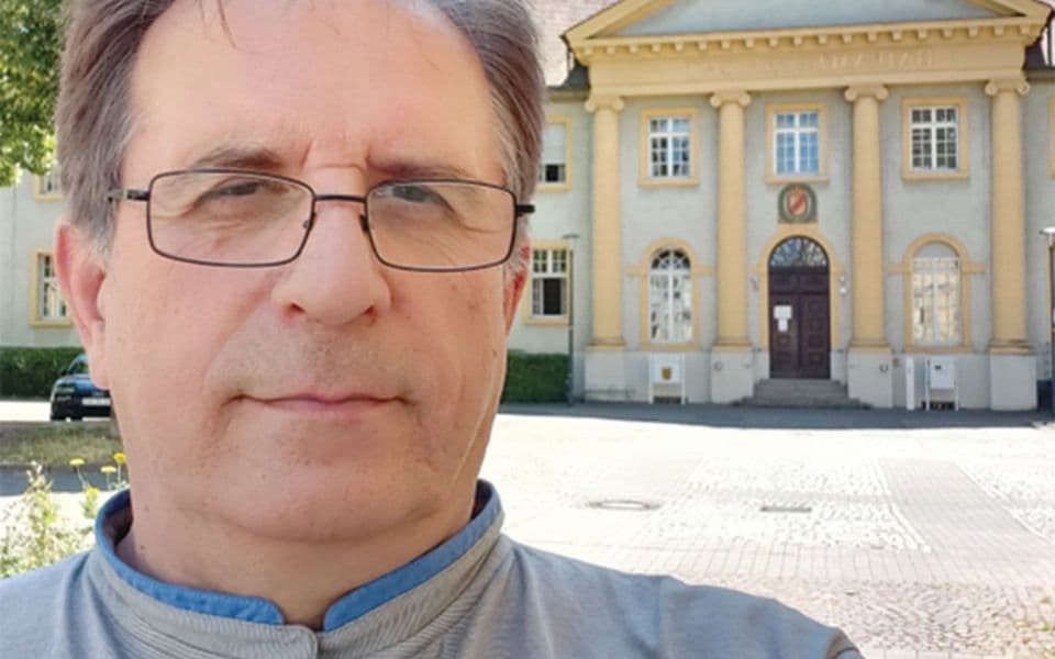PORUKE IZ DIJASPORE: Jedino je ispravno podržati pobjednika referenduma 2006.