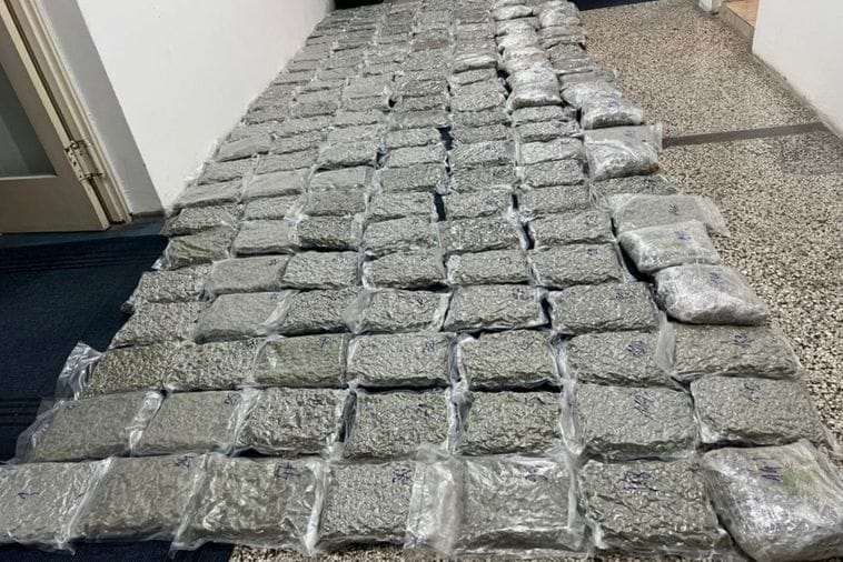 Ulcinj: Pokušao da pobjegne kolima i povrijedio policajca, uhapšen njegov saradnik