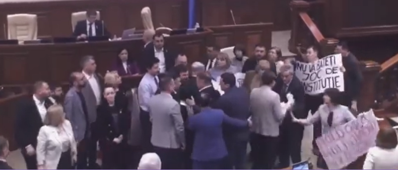 Poslanici u Moldaviji danas su se potukli tokom rasprave o jeziku (VIDEO)