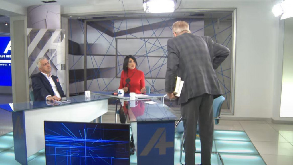 (VIDEO) Đonović napustio emisiju na A TV, voditeljku i gosta nazvao neprijateljem Crne Gore