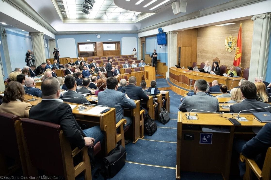 Ako ne bude dovoljno poslanika, Skupština sjutra neće glasati o Resulbegovicu